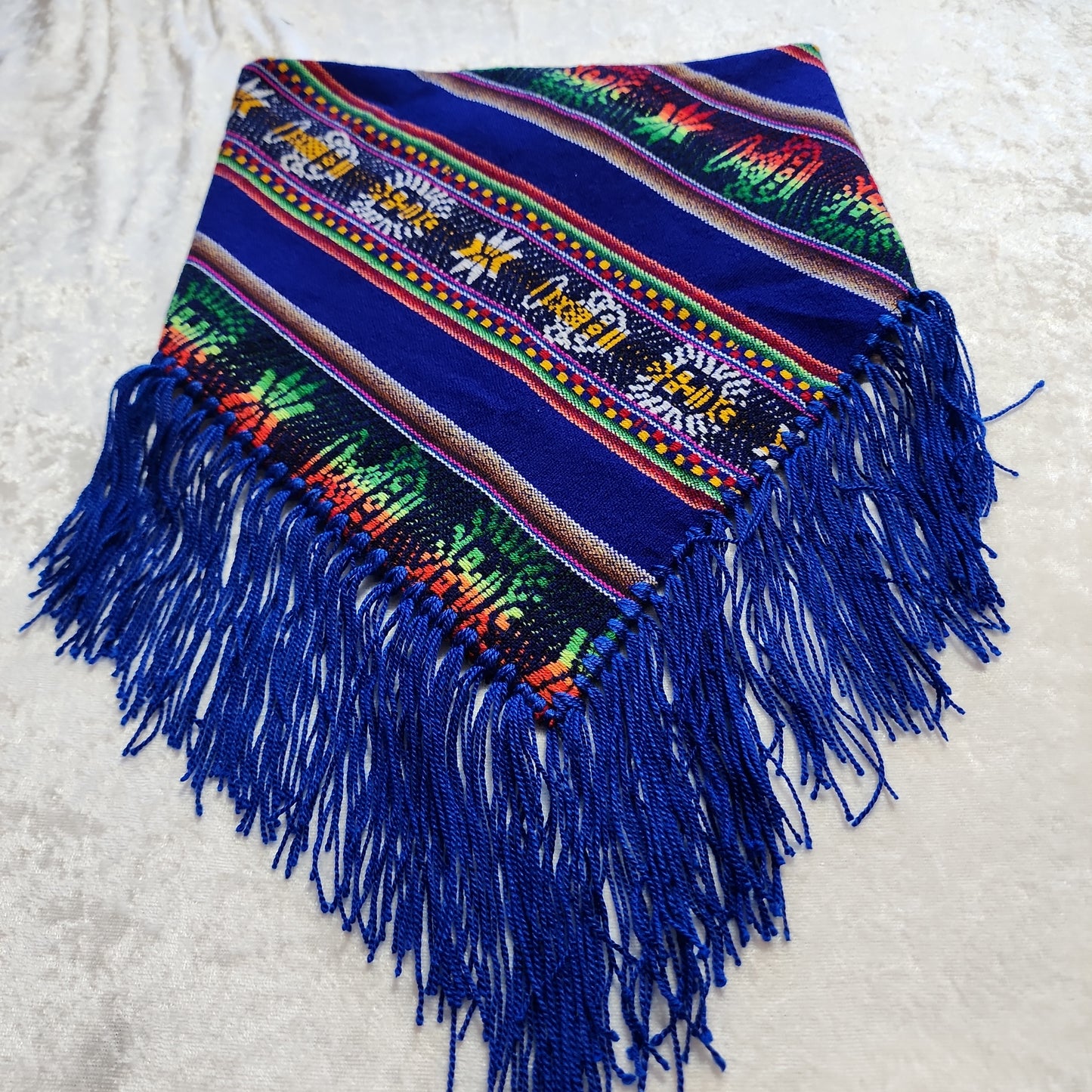 Blue andean aguayo.